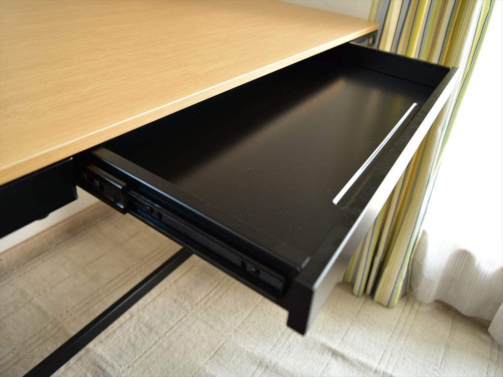 FLEXISPOT EB8Zの引き出しが小物入れとして使える