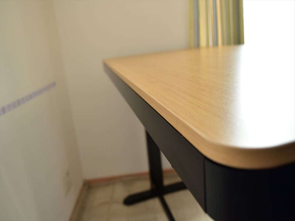 FLEXISPOT EB8Zの外観