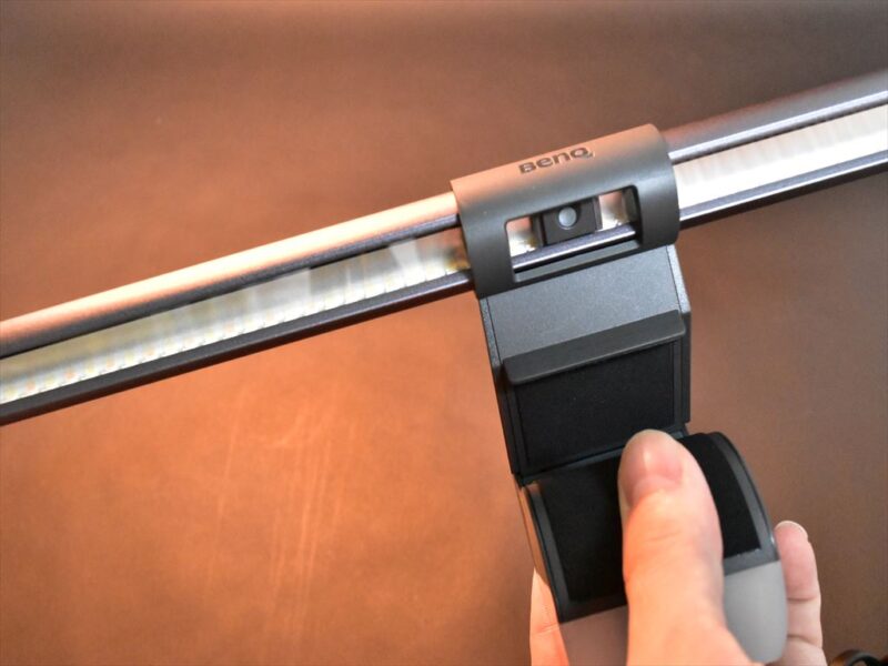BenQ ScreenBar Haloの自動調光センサー