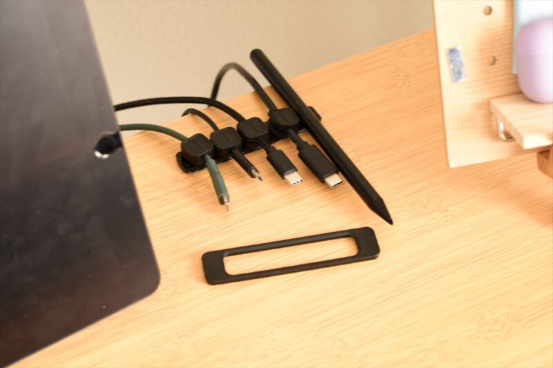 MOELIFE ケーブルホルダーは他の磁石製品も取り付けできる