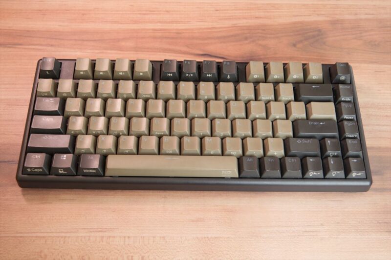 NIZ Micro82(black) 静電容量無接点スイッチ NiZ Micro82 静電容量無接点ワイヤレスキーボード 黒い