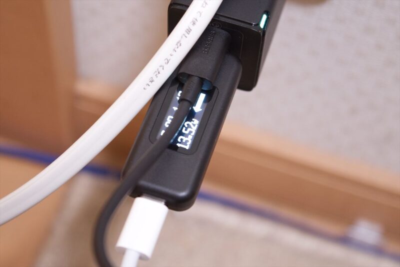 Baseus CCGAN65S2 iPhoneを充電している方（2つ目のType-C）