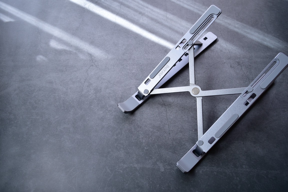 Boyata 折りたたみ式スタンド
