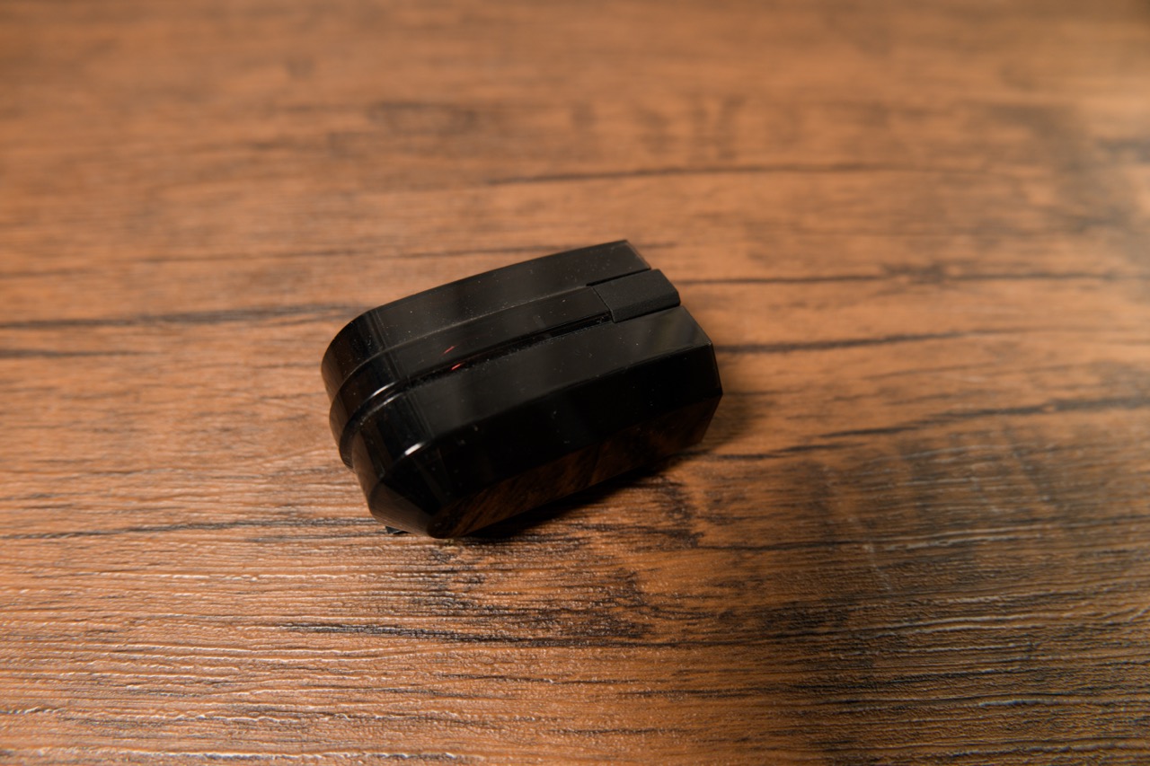 notebook-pc-travel-gadget-items-img2