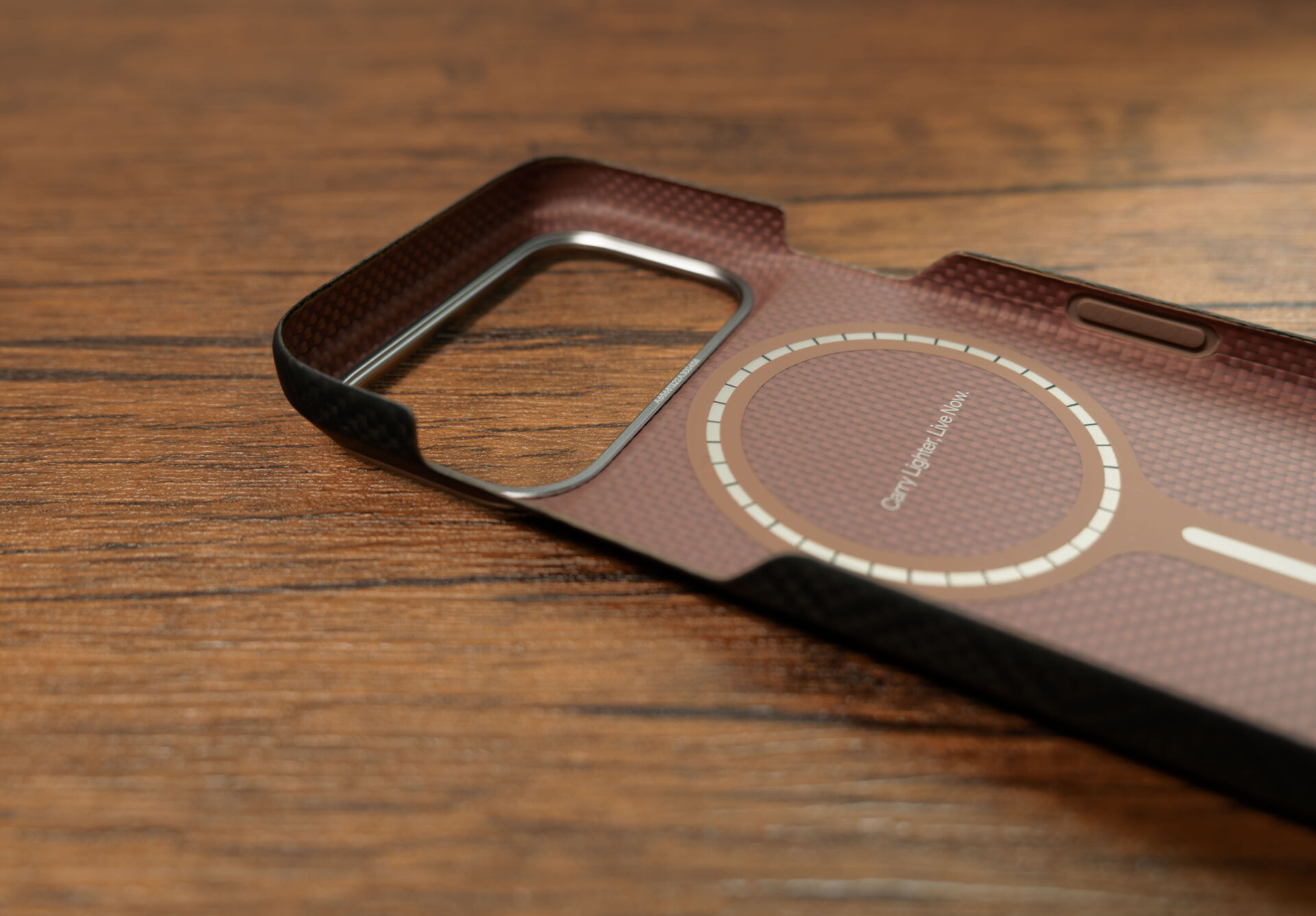 PITAKA Edge Case内側のMagSafeマグネット部分のクローズアップ